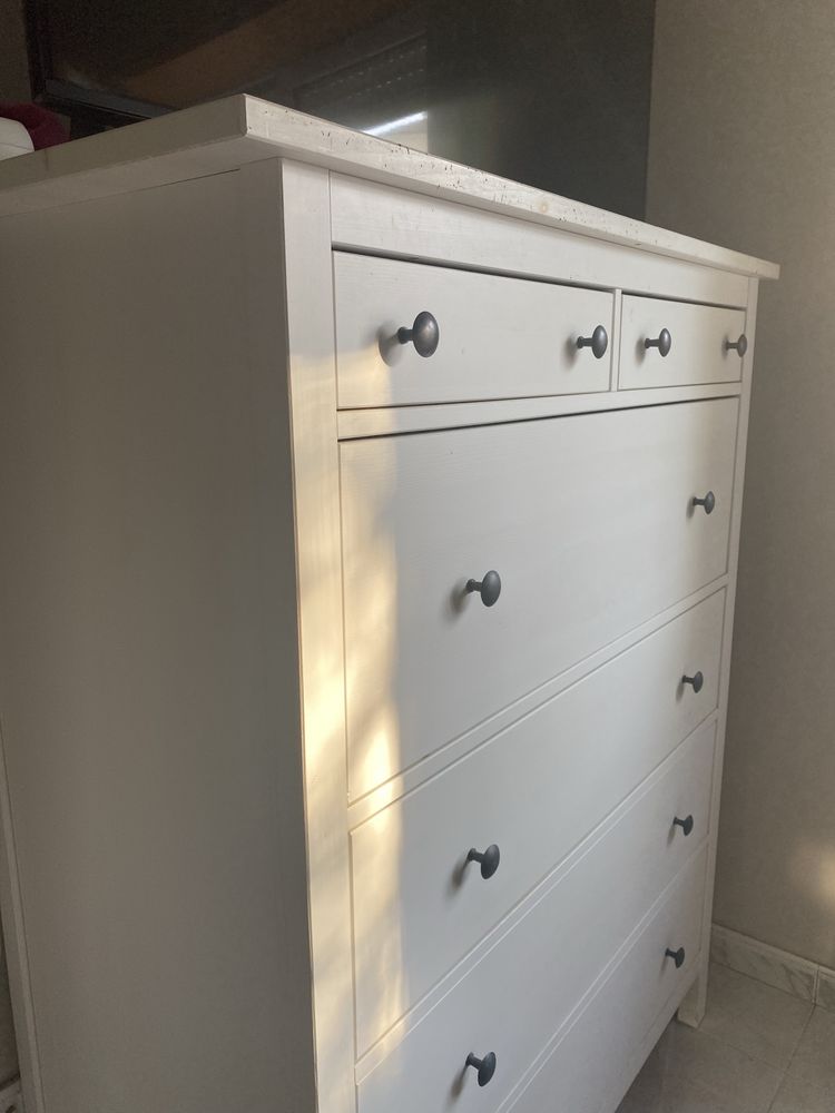 Cómoda HEMNES alta
