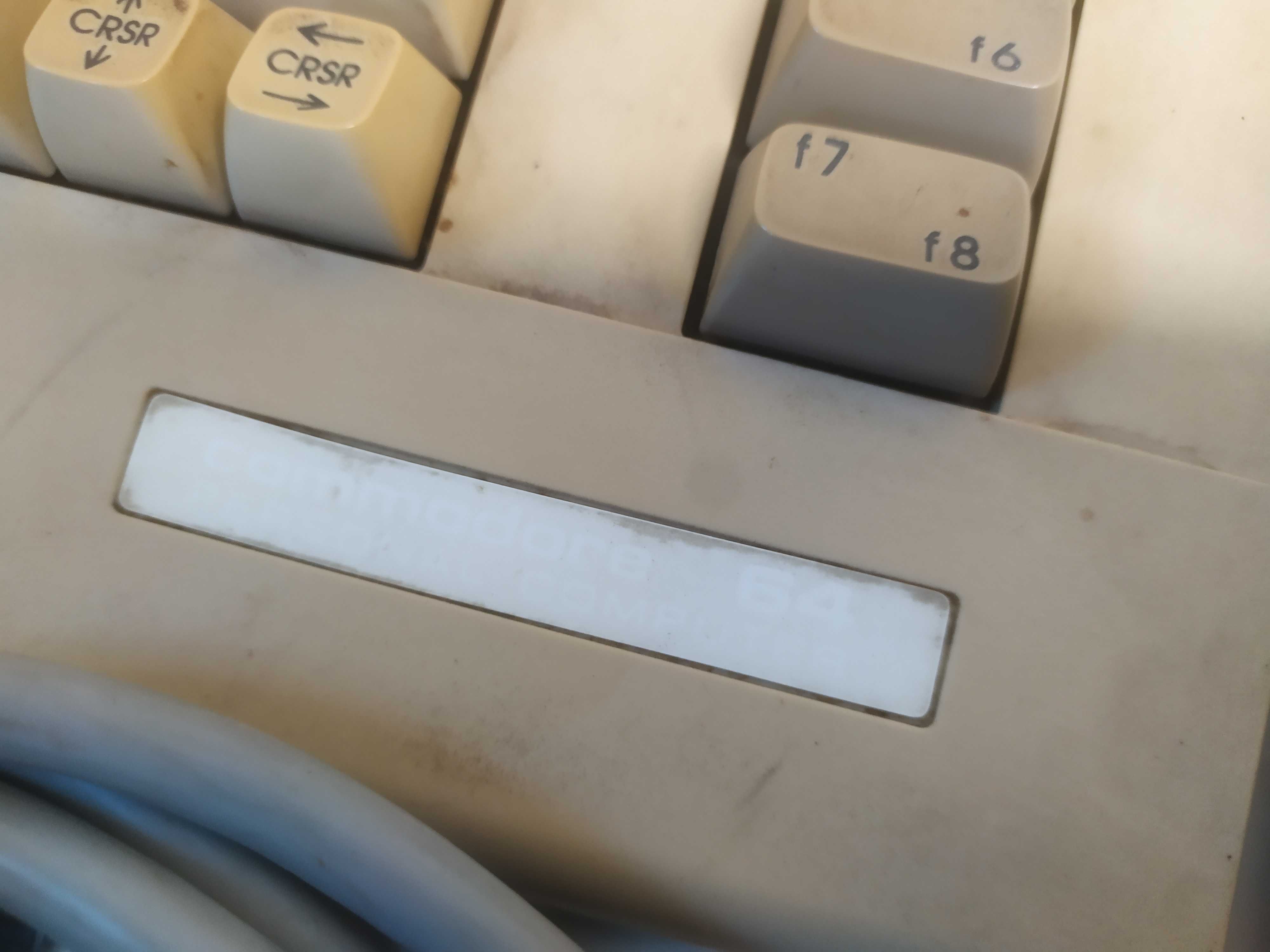 Commodore C64 komputer