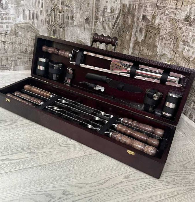 Набір шампурів  / подарунковий набір у деревяному кейсі  / чоловіку !