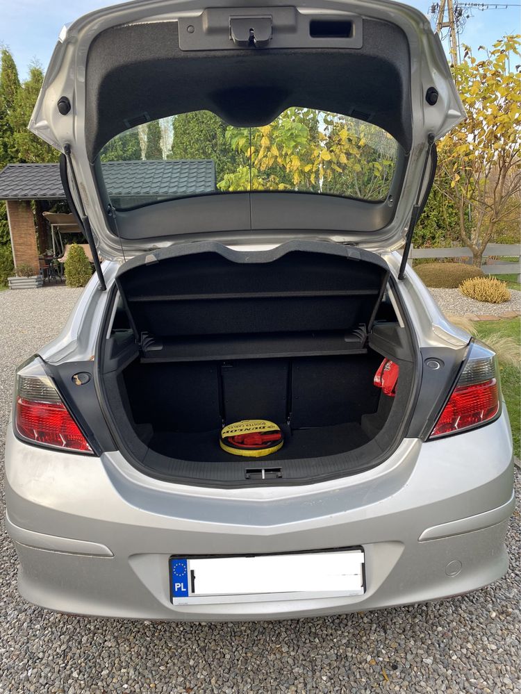 Opel Astra H GTC 1.4 Benzyna Po Serwisie Nowe srebrny