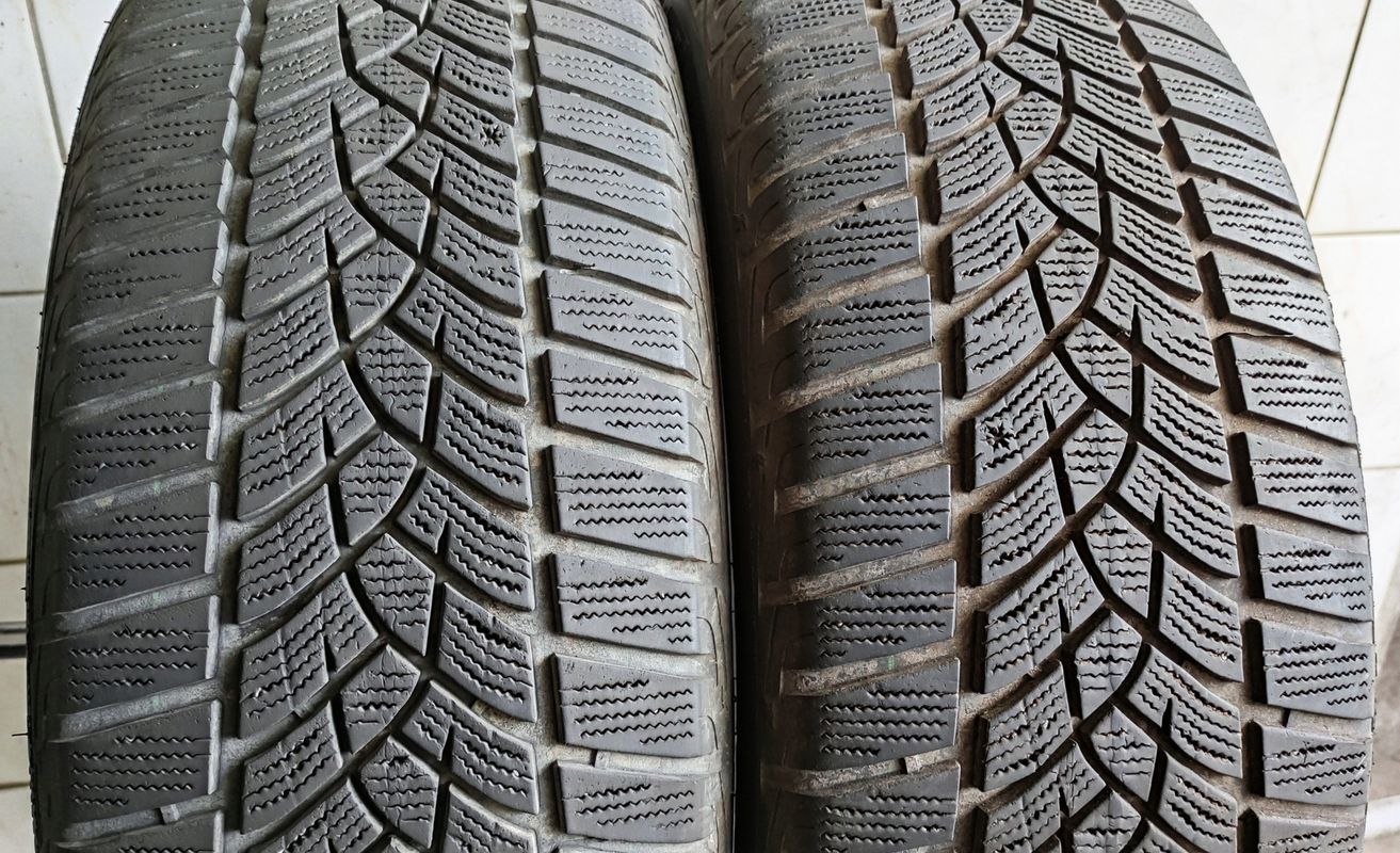 2x 215/55r17 Goodyear UltraGrip Performance+ 98v 2021/22r C/B/71dB