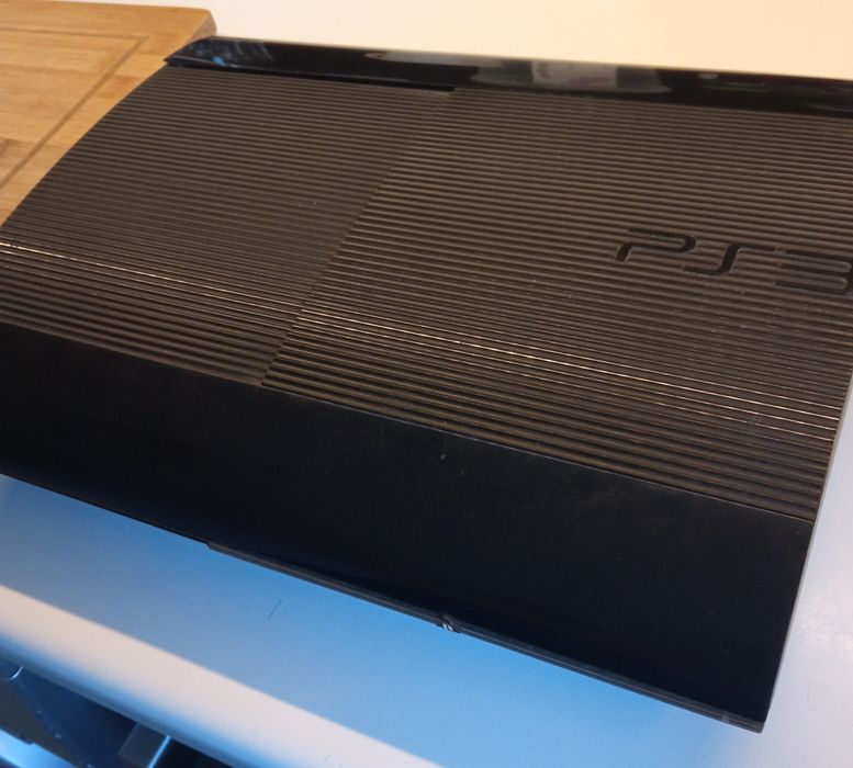 PlayStation 3 super slim zestaw
