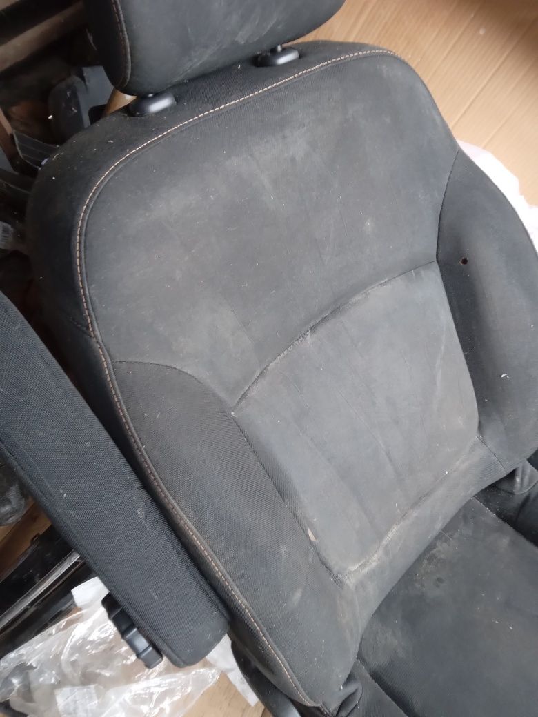 Fotel kierowcy opel vivaro renault trafic III