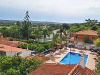 Casa com piscina  a 10min da praia
