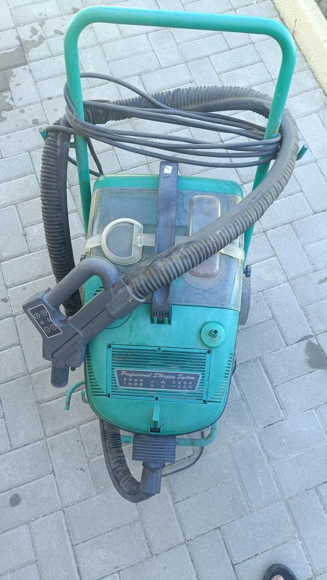 Máquina de limpeza a vapor