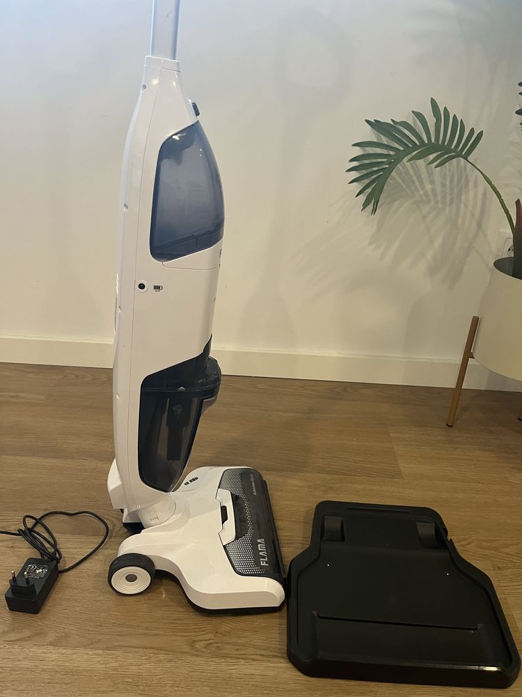Aspirador Vertical Flama 3 em 1 Sem Fios – Para Sólidos e Líquidos