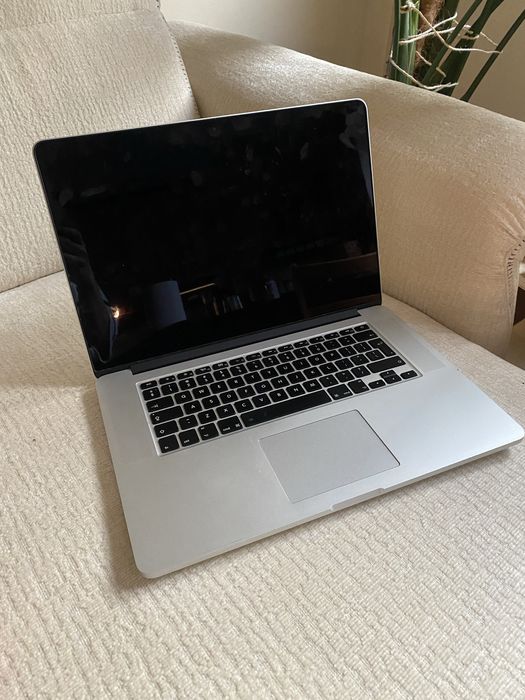 Macbook Pro (Retina, 15-inch, Mid 2015)