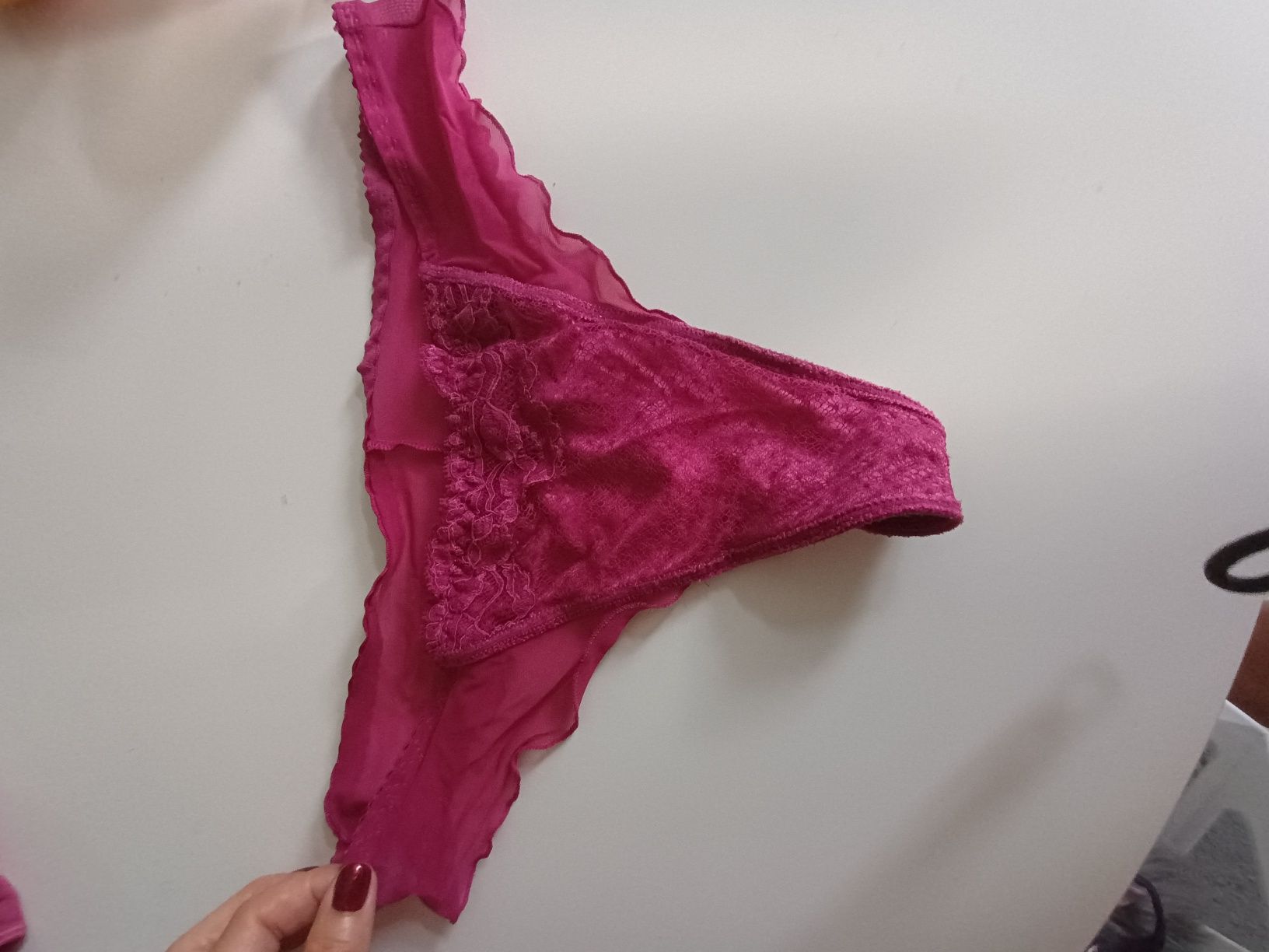 Śliczne różowe stringi majtki damskie 38 40 koronka