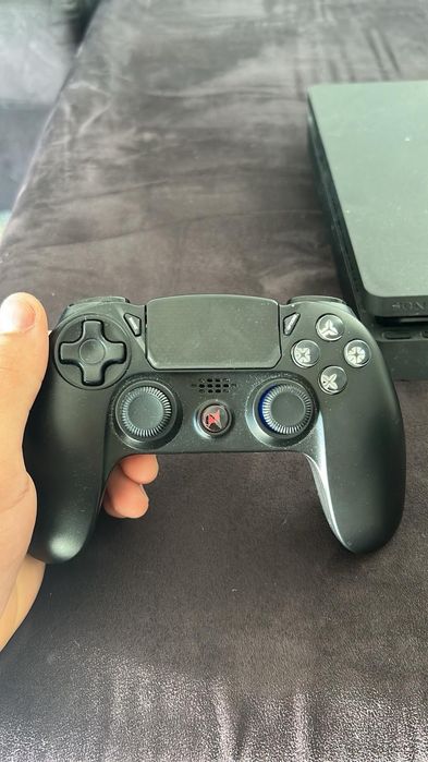 ps4, como novo + 2 comandos + 6 jogos