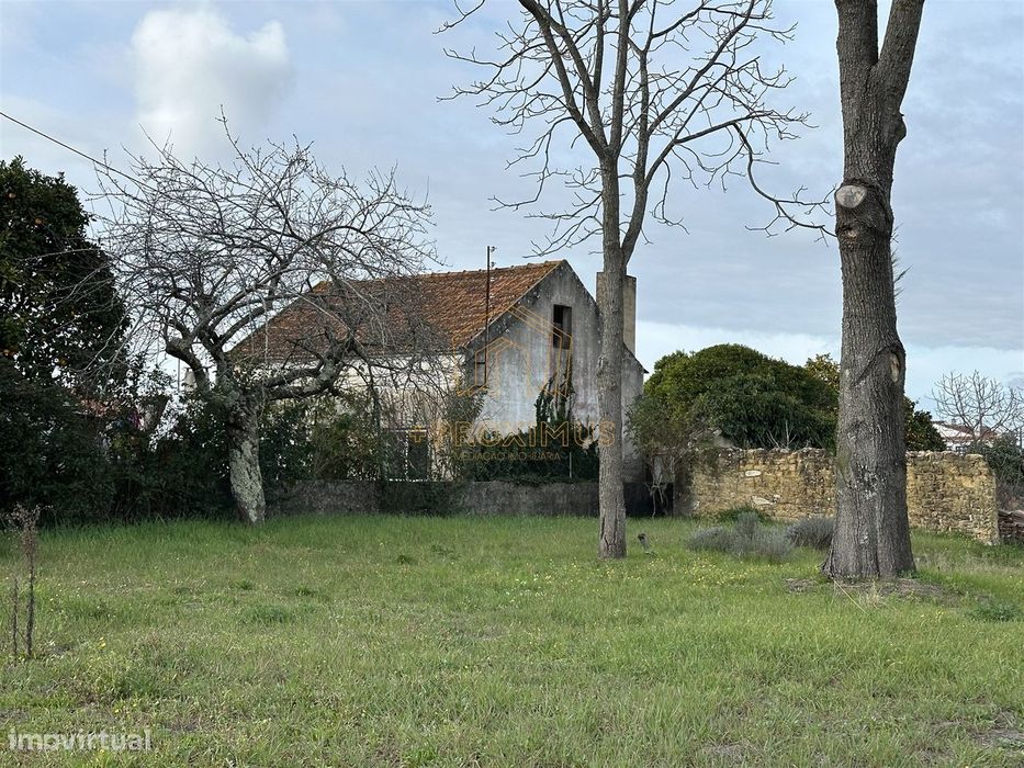 Moradia T2 p/ reconstruir c/ terreno