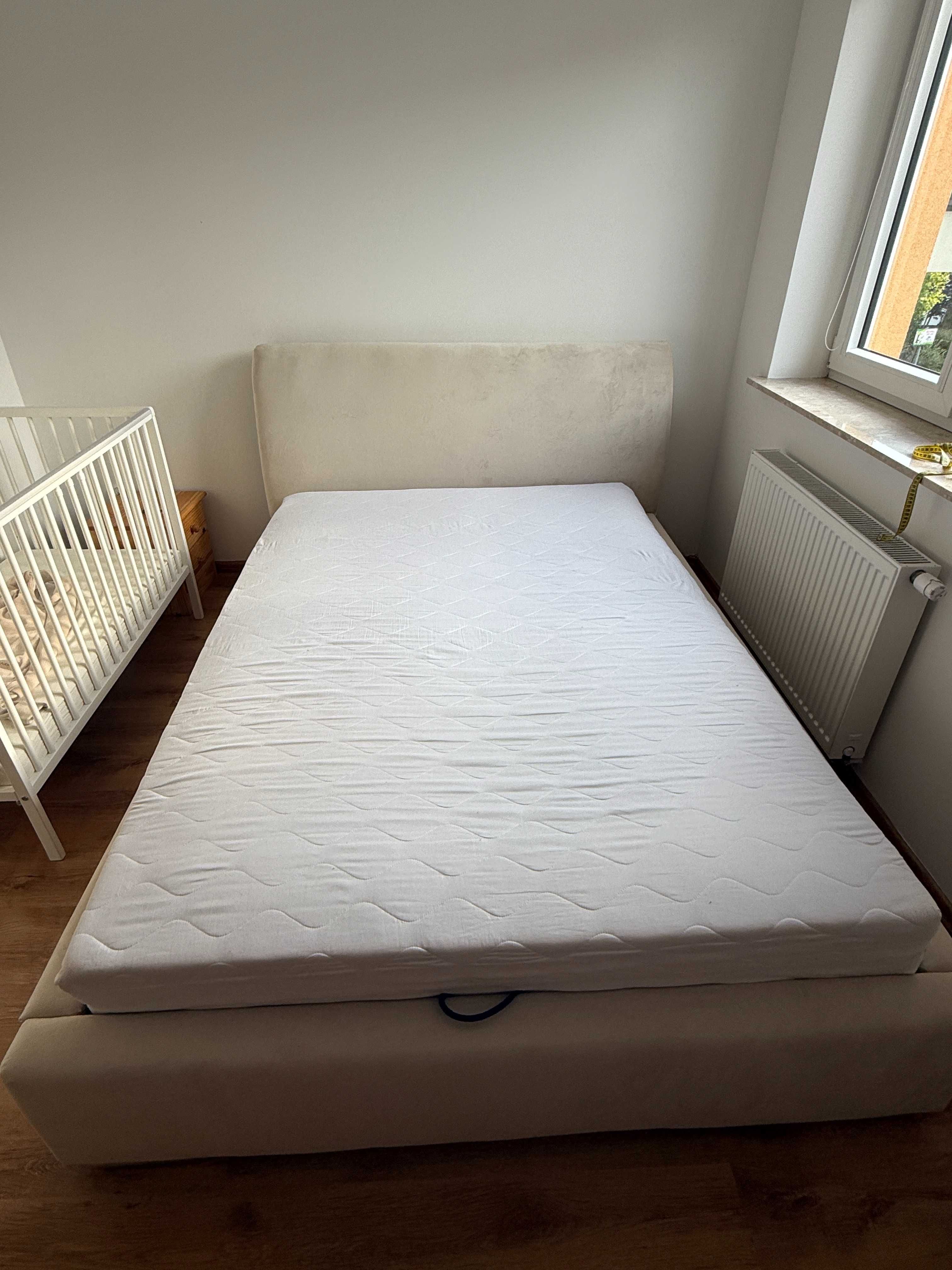 Materac w bardzo dobrym stanie