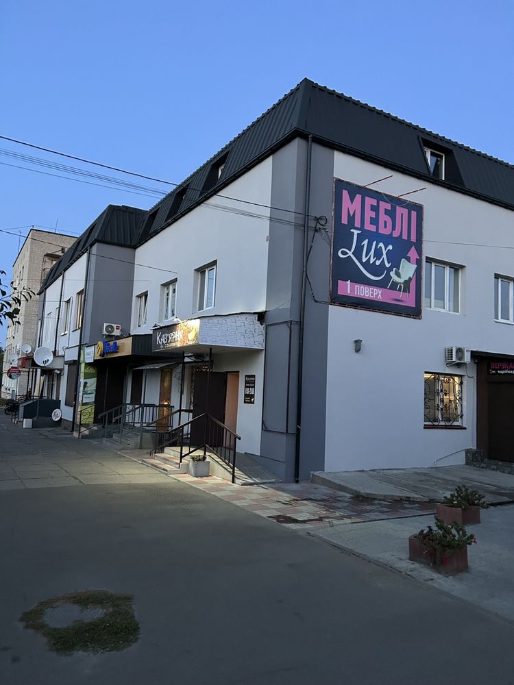 Здам приміщення в оренду м.Ржищів 1пов-105 м2,2пов-25/40 м2, 3пов-25м2