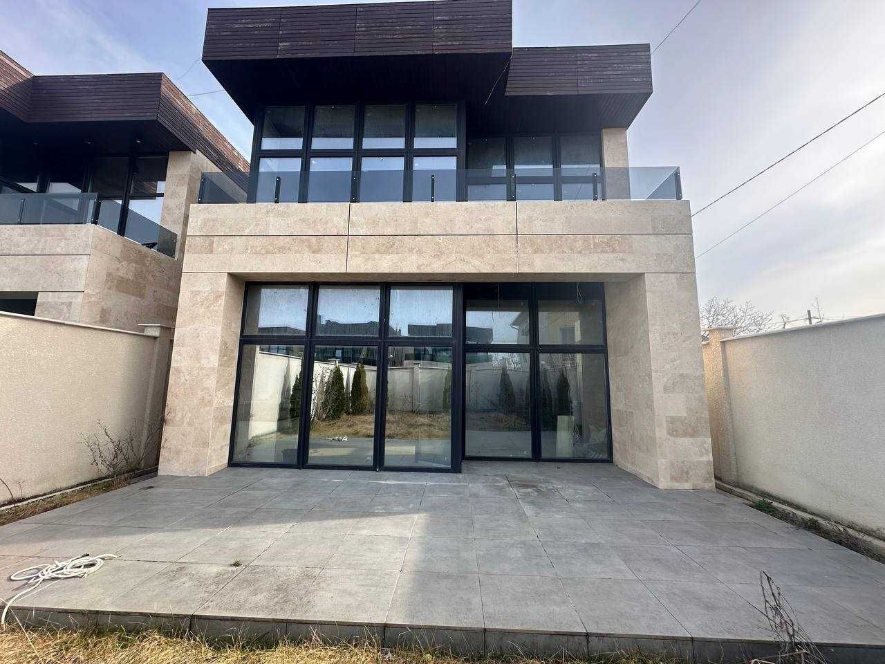 Предлагается к продаже современный дом 164 м²,  ул. Марии Демченко.