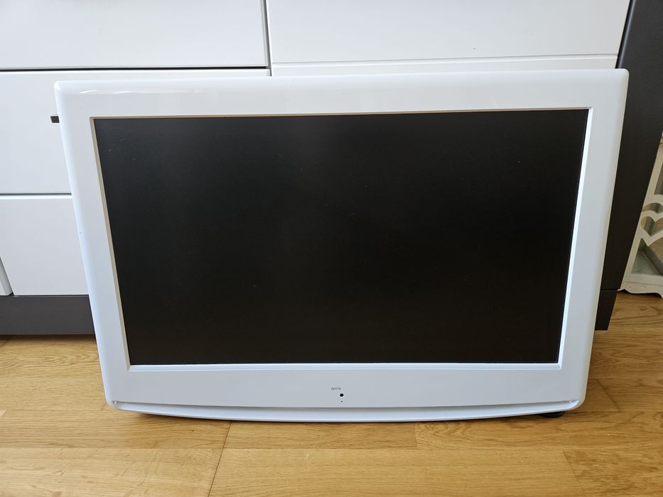 TV 26" LCD z wbudowanym DVD