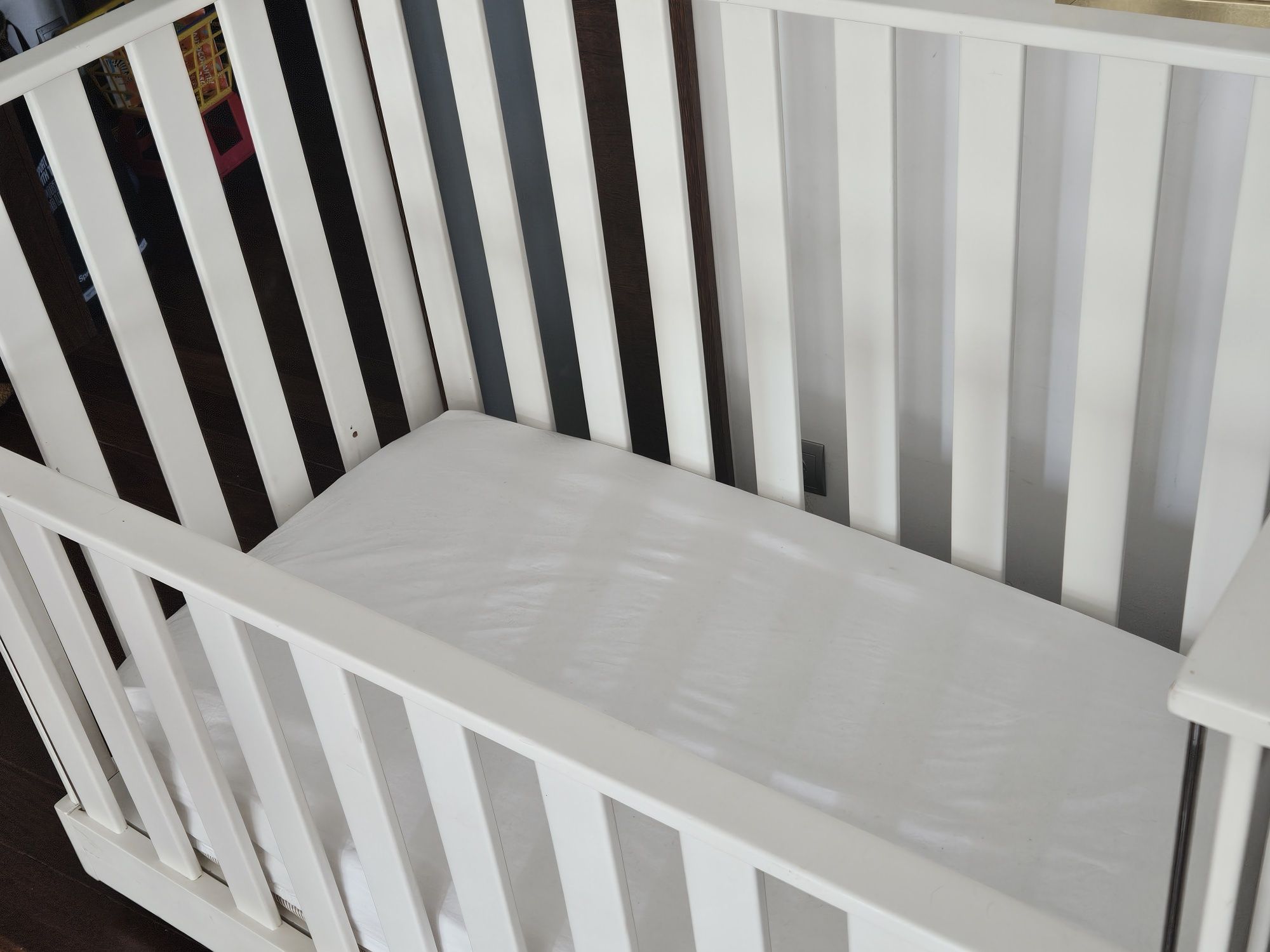 Berço  cama de bebé de madeira lacada