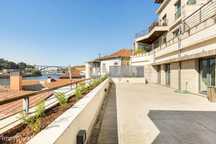 T2 exclusivo! Vistas sobre o rio Douro e Ponte da Arrábida prédio de e