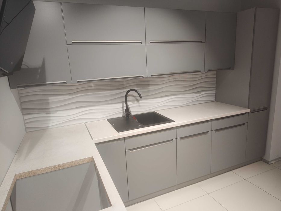 Zestaw mebli kuchennych z blatem