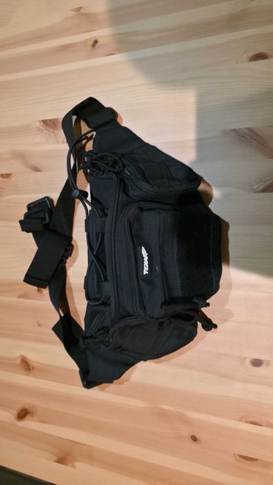 Nerka, saszetka marki Texar w kolorze czarnym