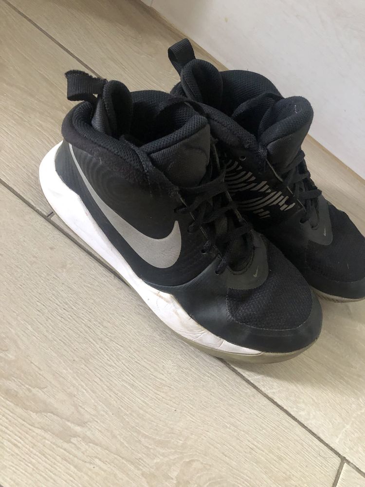 Кросівки nike 37 розмір