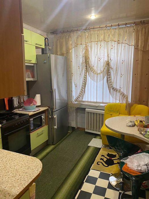 4-комнатная квартира в доме с башней в самом центре на Металлургов