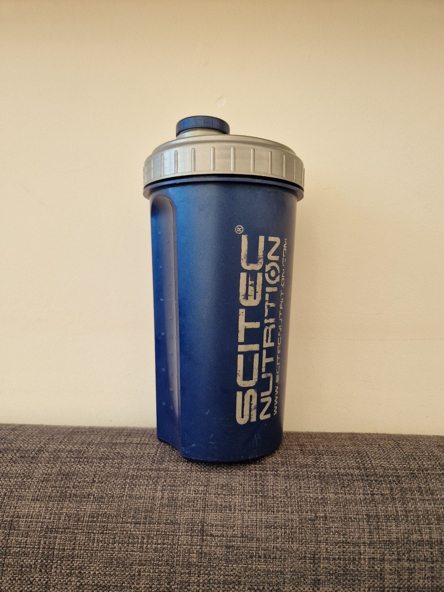 Bidon szejker 700 ml Scitec Nutrition plastikowy