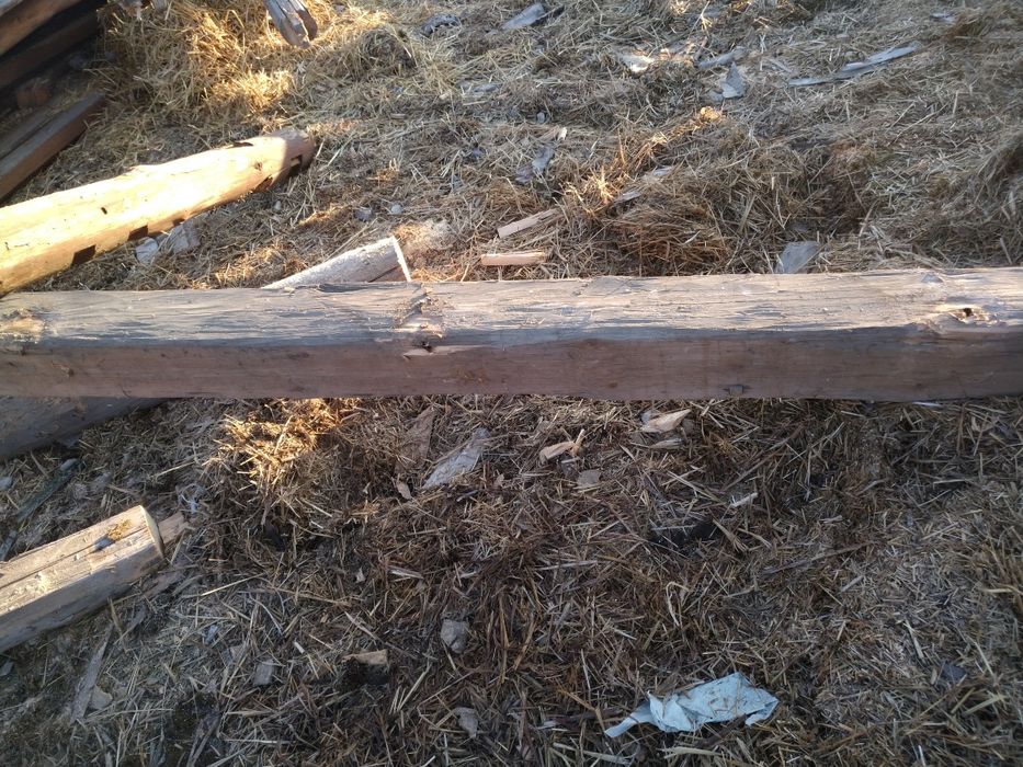 Drewniane belki ciosane loft