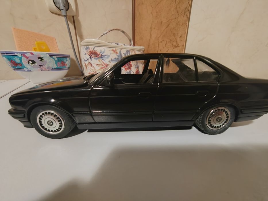 Model BMW E34 firmy Schabak