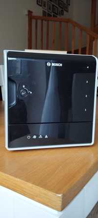 Rejestrator Bosch Divar IP 3000 + 2x kamery IP Bosch