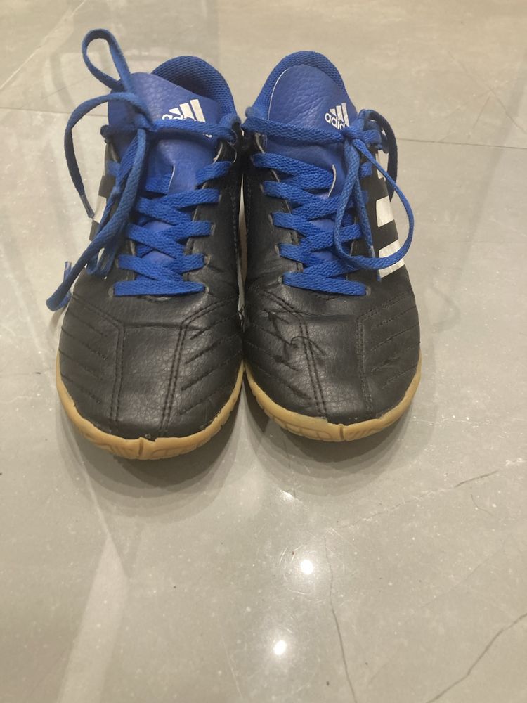 Buty sportowe halówki adidas rozm 35