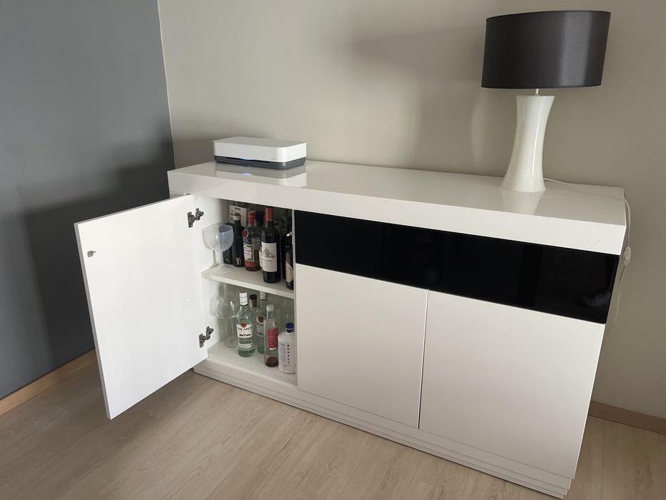 Vendo movel aparador