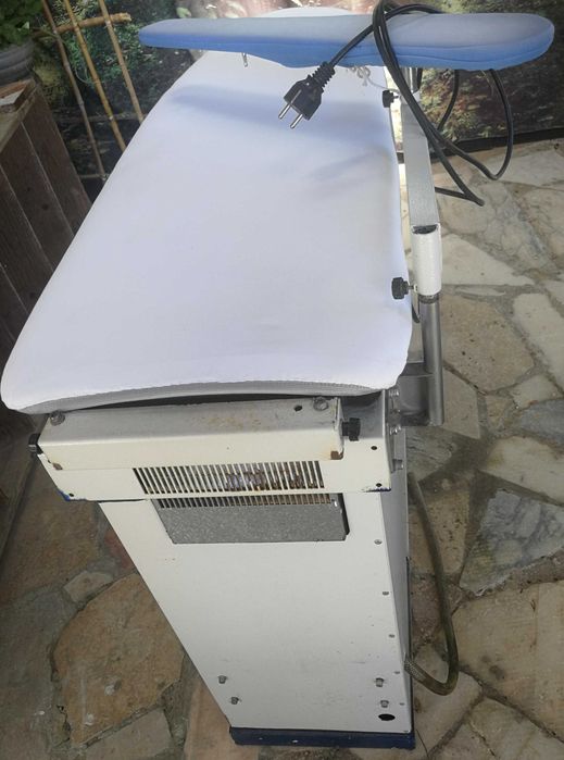 Caldeira profissional com ferro de engomar e tábua