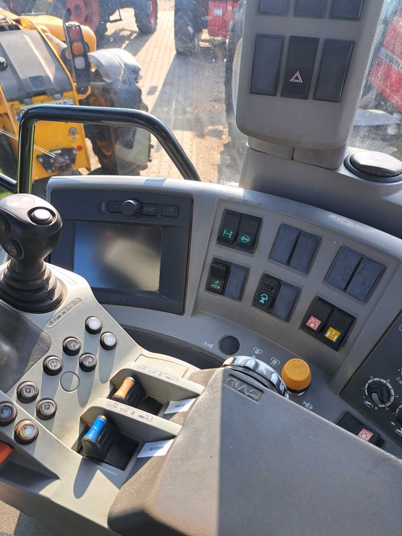 Class Axion 820 Nie Arion