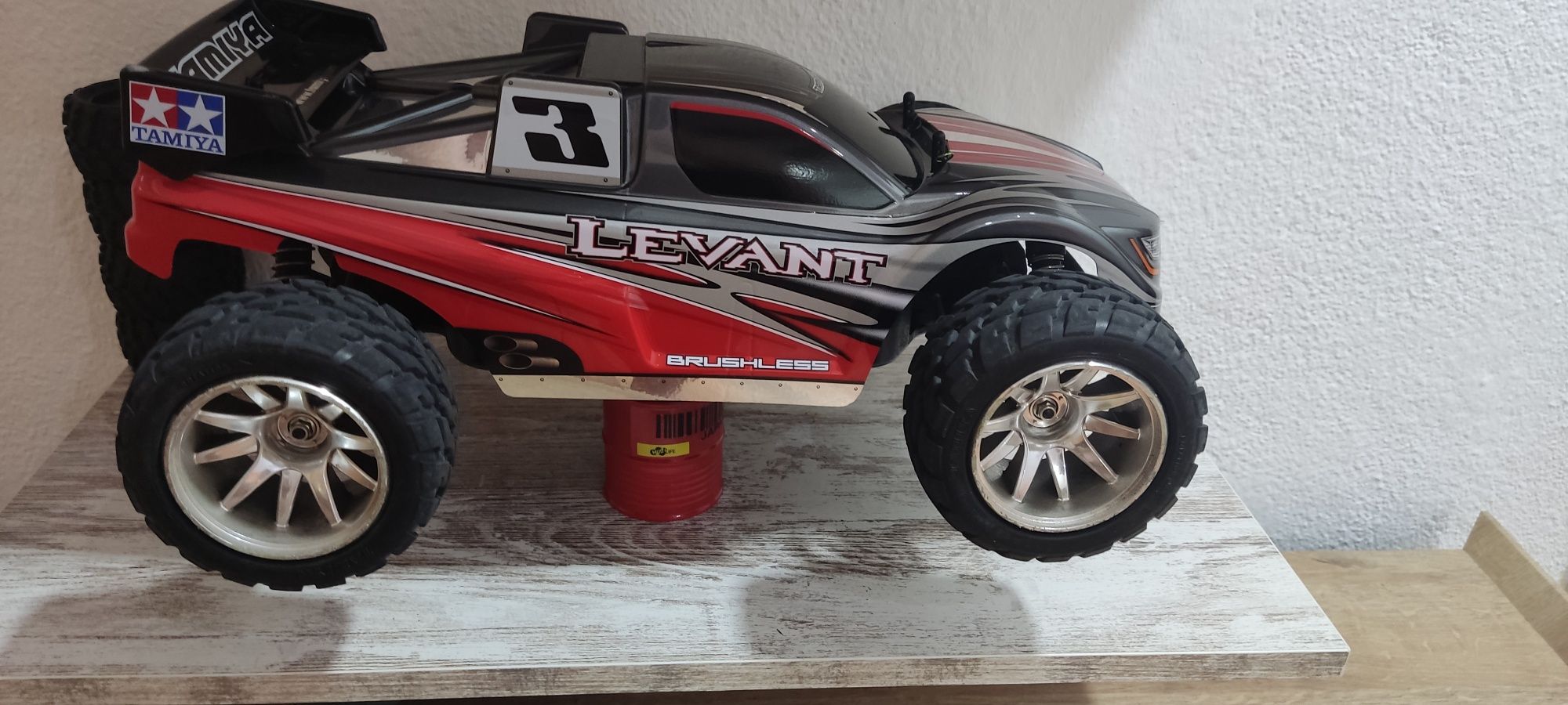 Tamiya levant xb bruslhess 3s