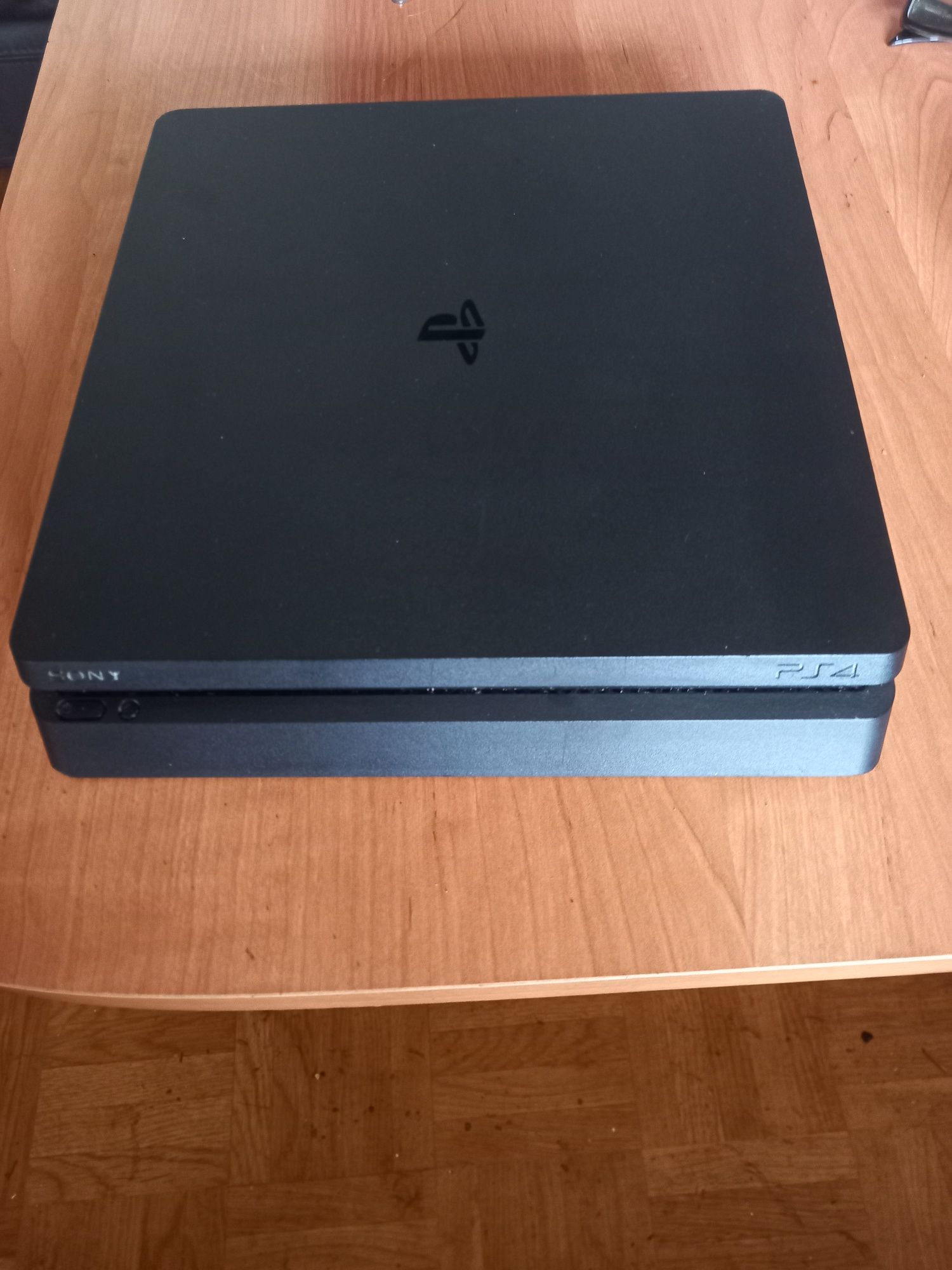 Sprzedam konsole PlayStation 4 slim stan idealny jak nowy