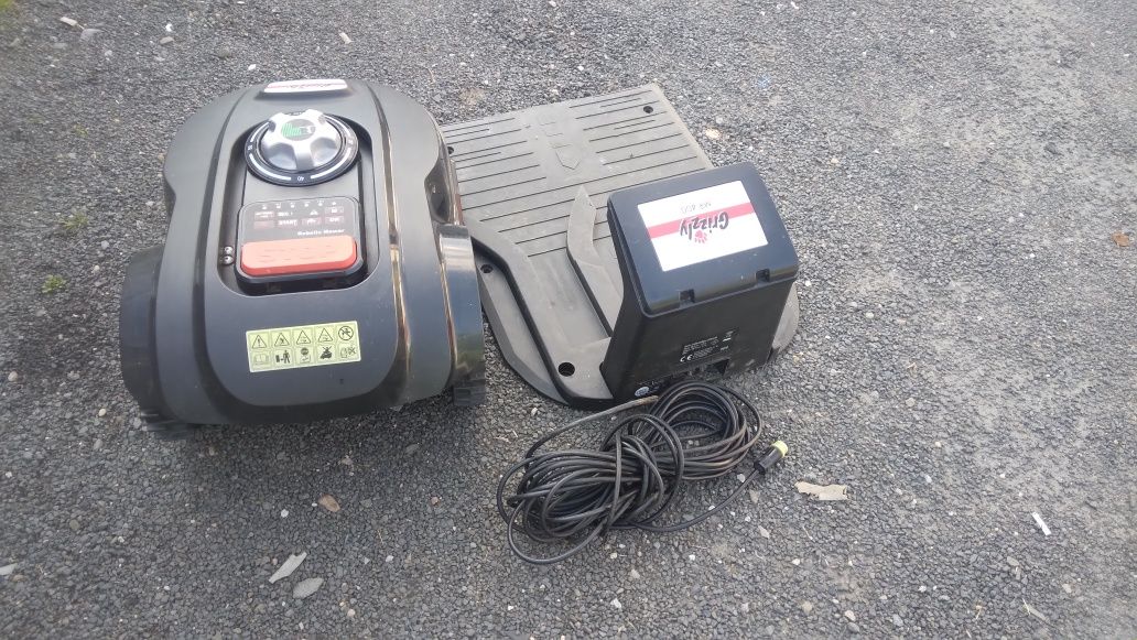 Robot koszący Grizzyl 28V Mr400 kosiarka automatyczna 400m²