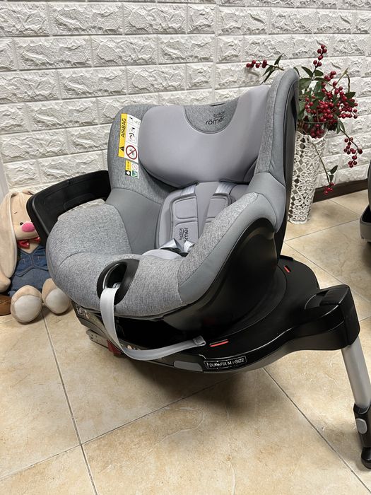 Автокрісло Britax Römer DUALFIX M i-SIZE Група 0+/1 (0-18 кг)