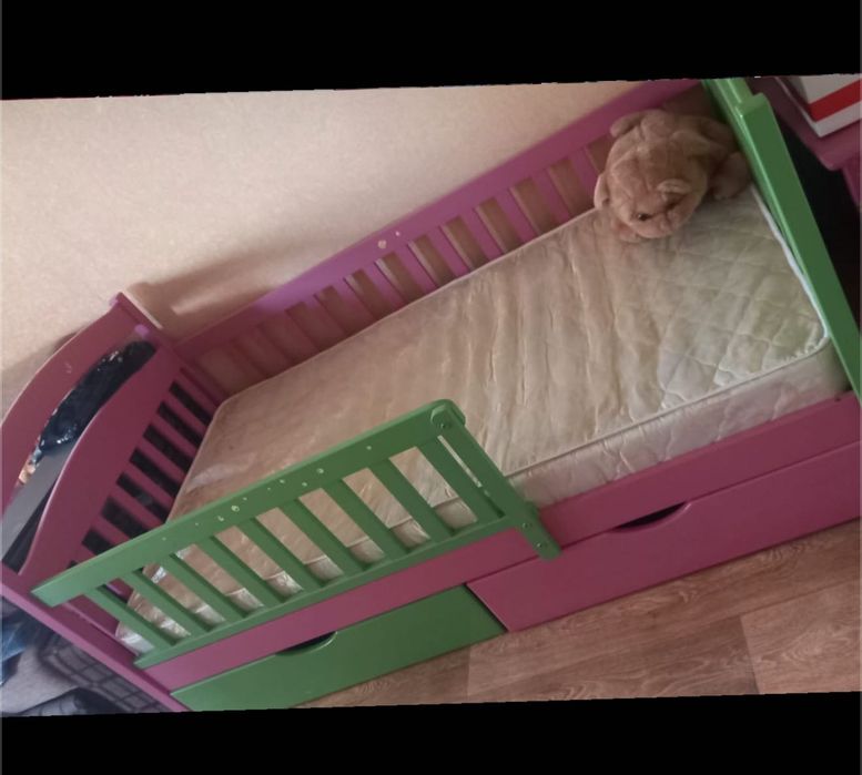 Ліжко дитяче дерево матрац в подарунок