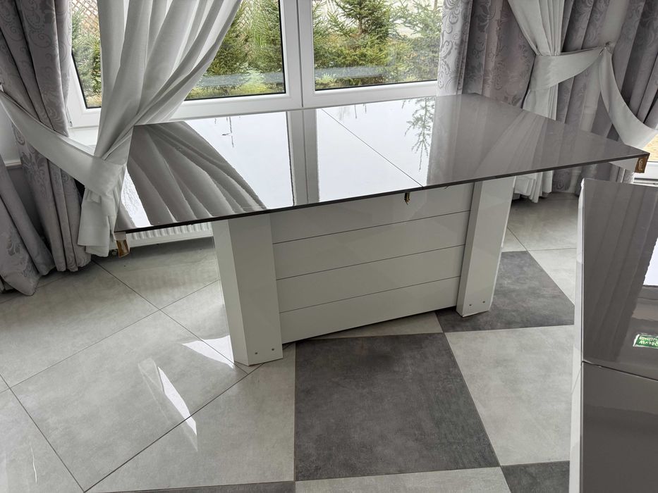 Sprzedam stół rozkładany biały lakierowany