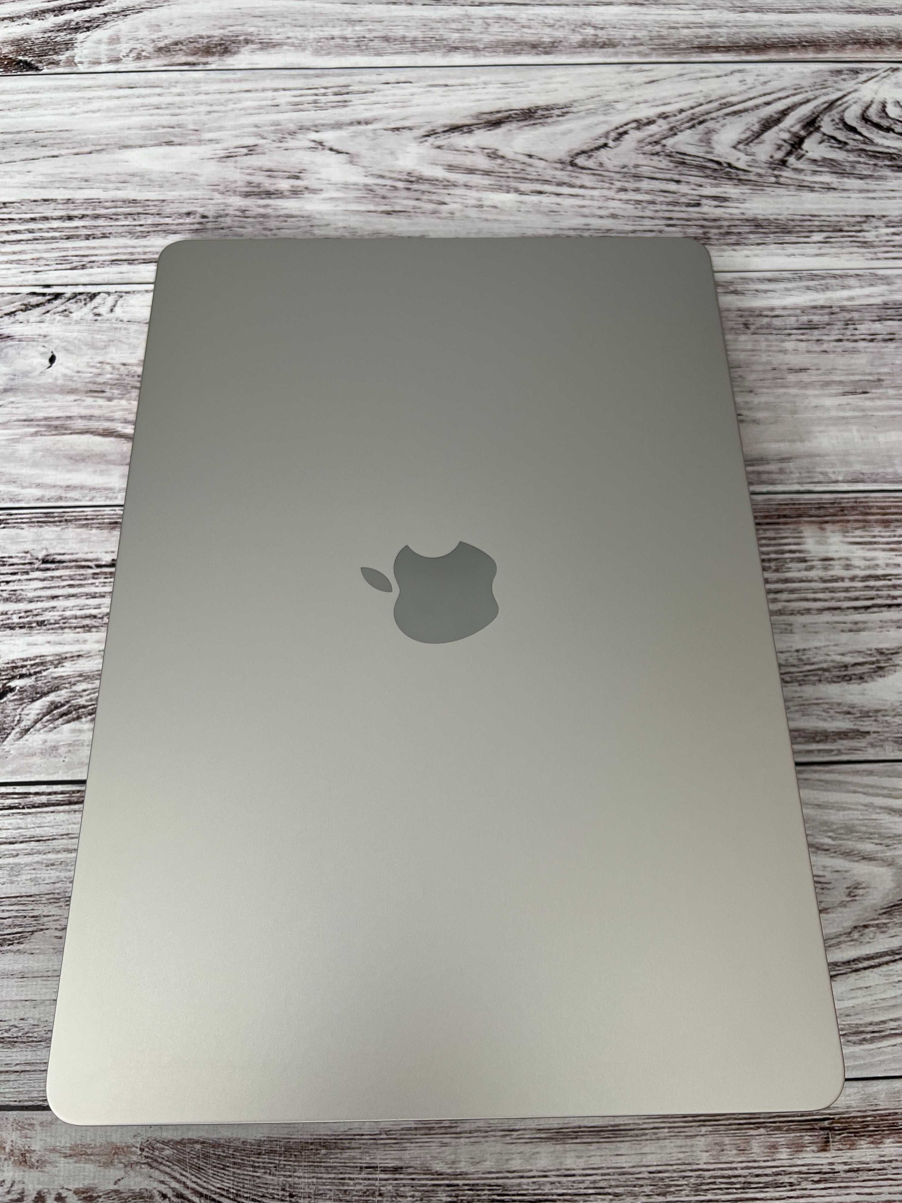 MacBook Air 13” M3 2024 16/256Gb Starlight Новий