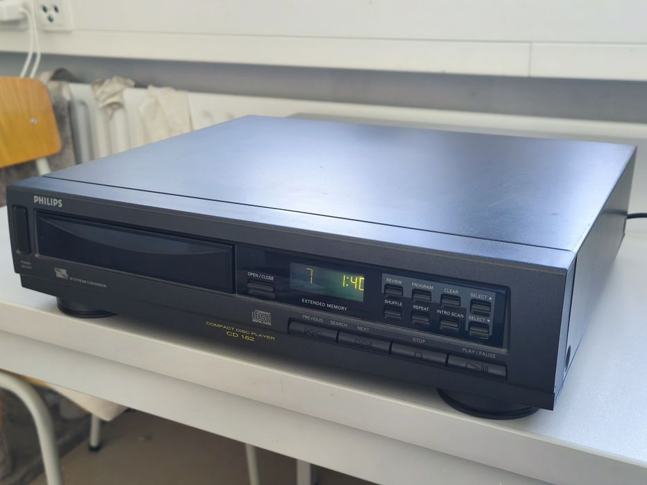 CD програвач Philips CD 162 ! Відмінний стан !