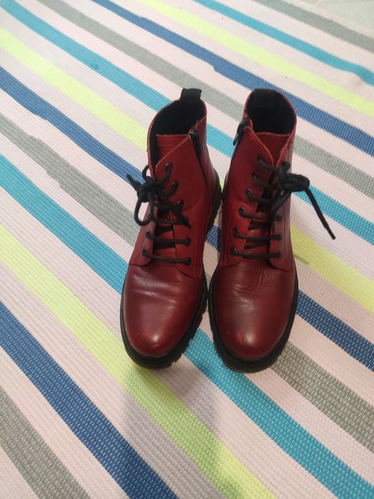 Botas vermelhas, nº 38 - praticamente novas