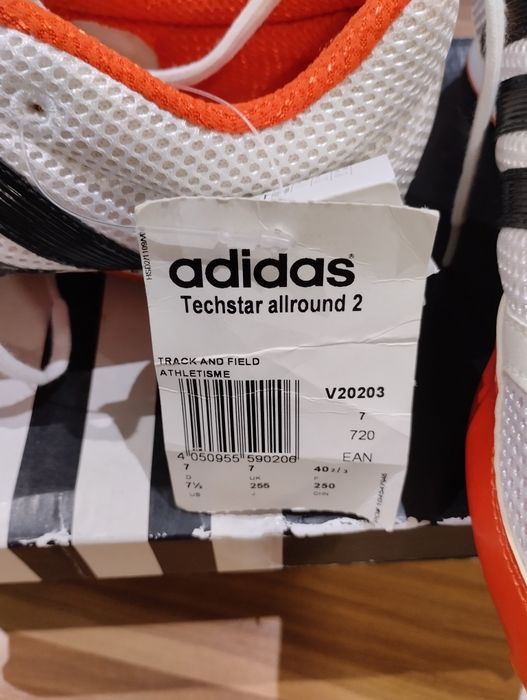 Sapatilhas de atletismo de bicos da Adidas