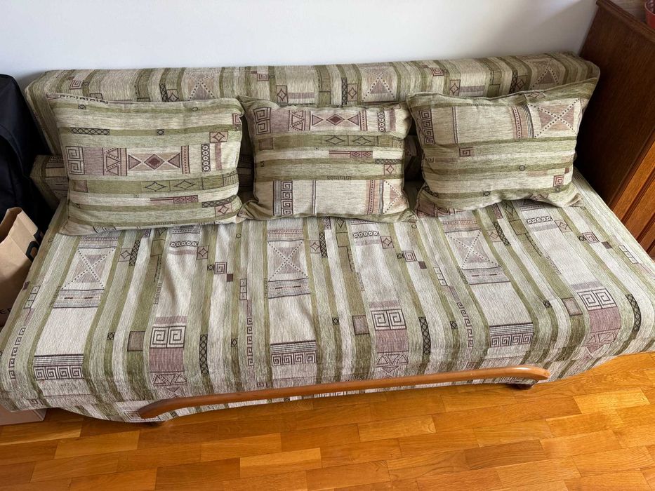 Zestaw 8 krzeseł + kanapa/sofa