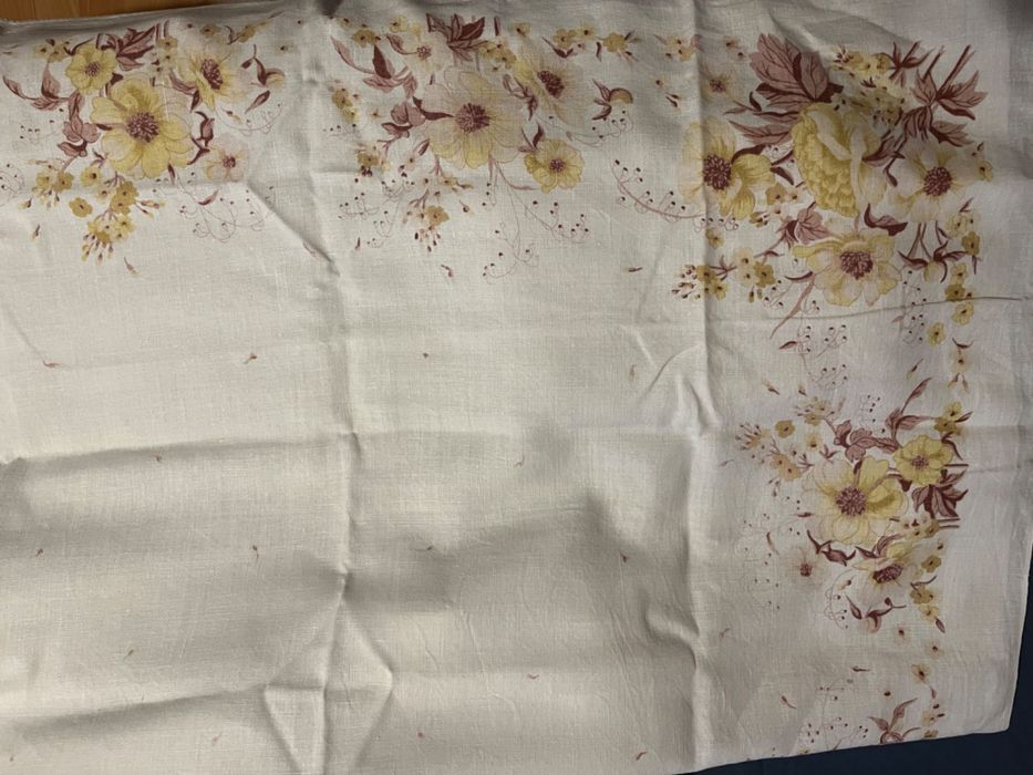Vintage obrus w kwiaty