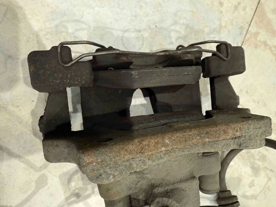 передні супорта w211 3.0 4matic