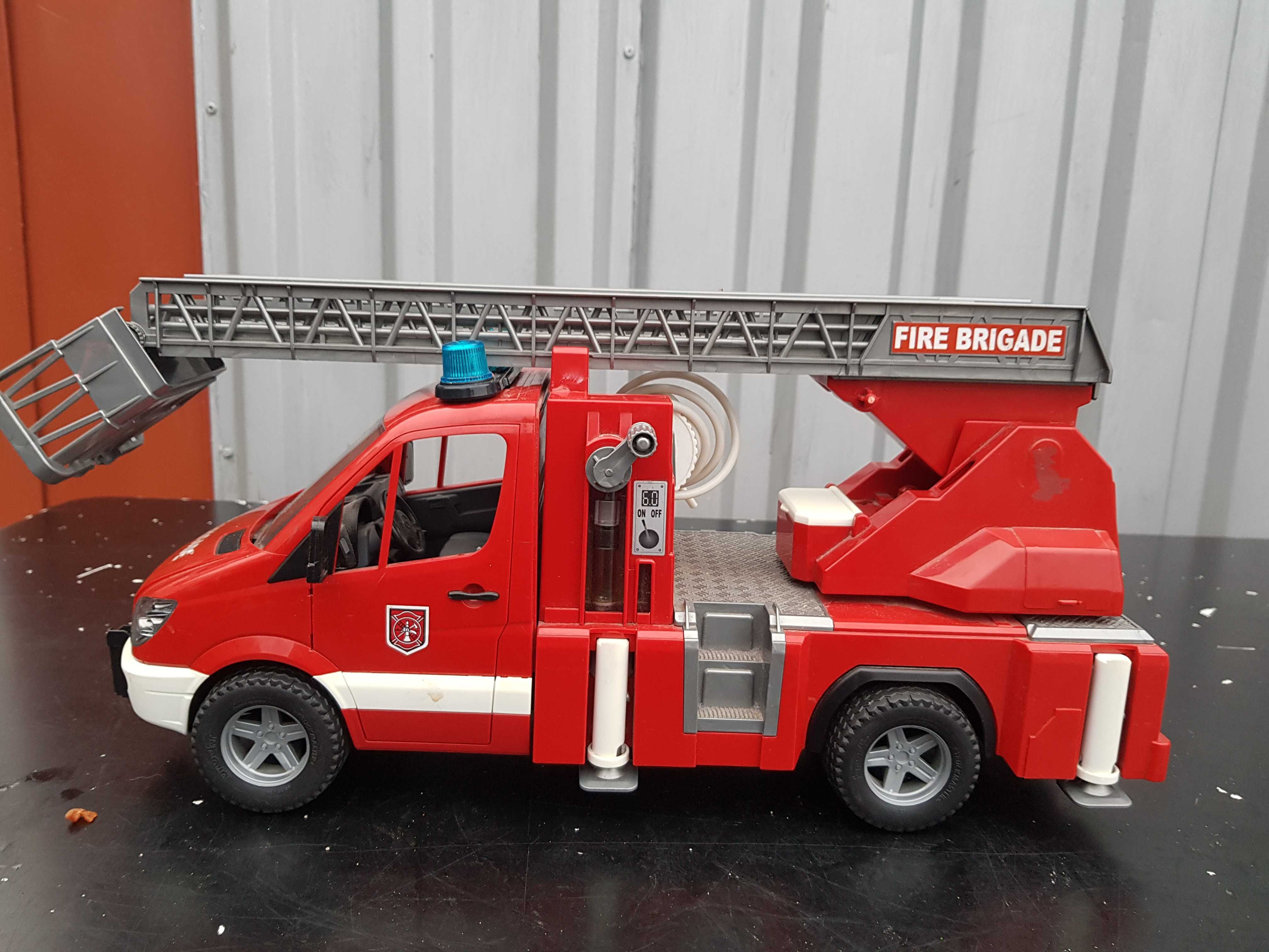 Mercedes straż Bruder
