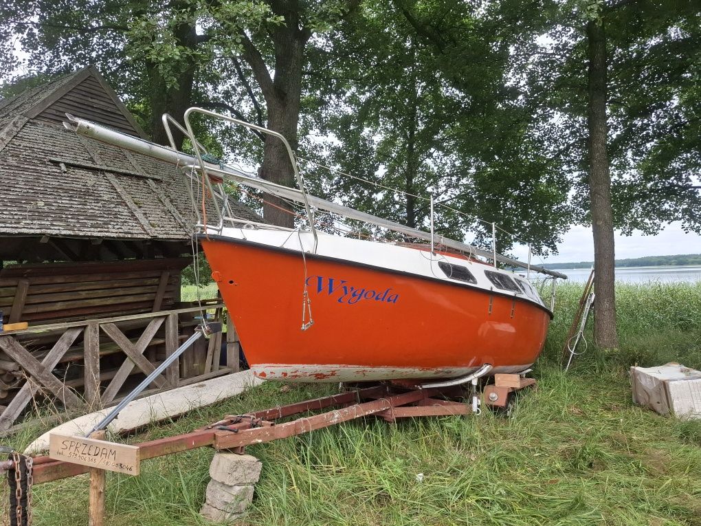 Łódź jacht żaglowka Mak 707