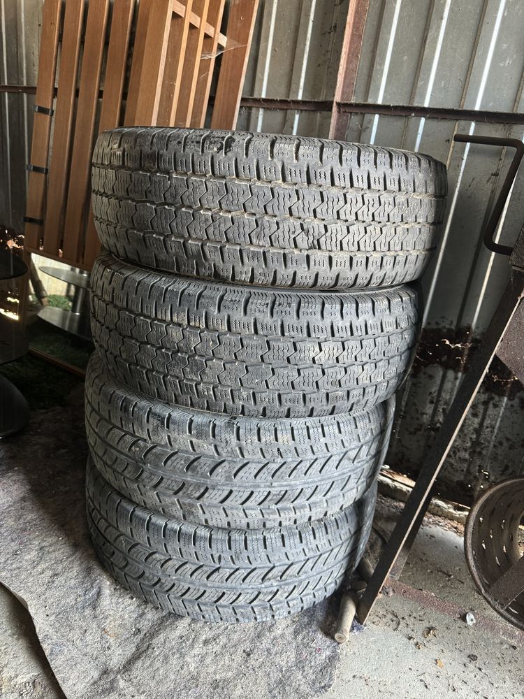 Opony Continental 235/65 R16C. 2x zimowe, 2x caloroczne