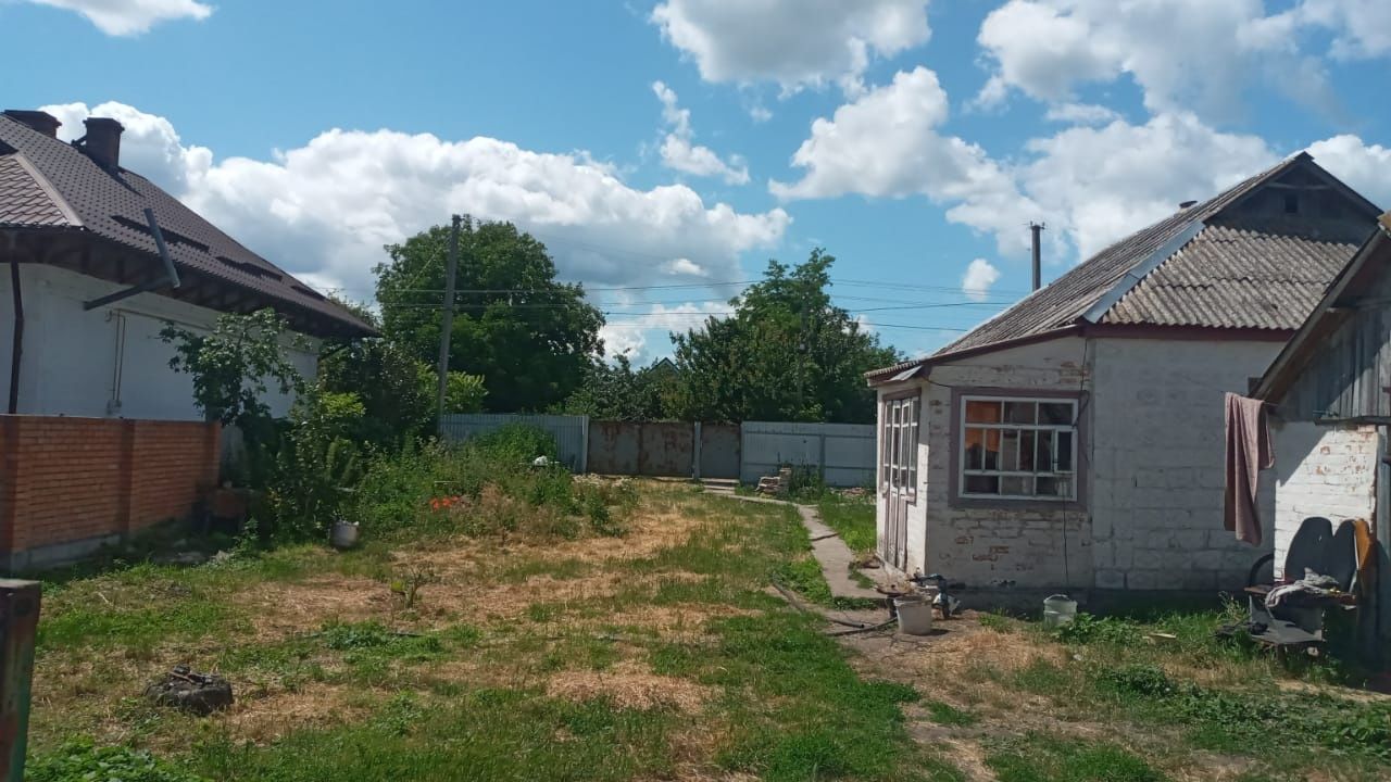Продам будинок в селі Савинці,Київська область.