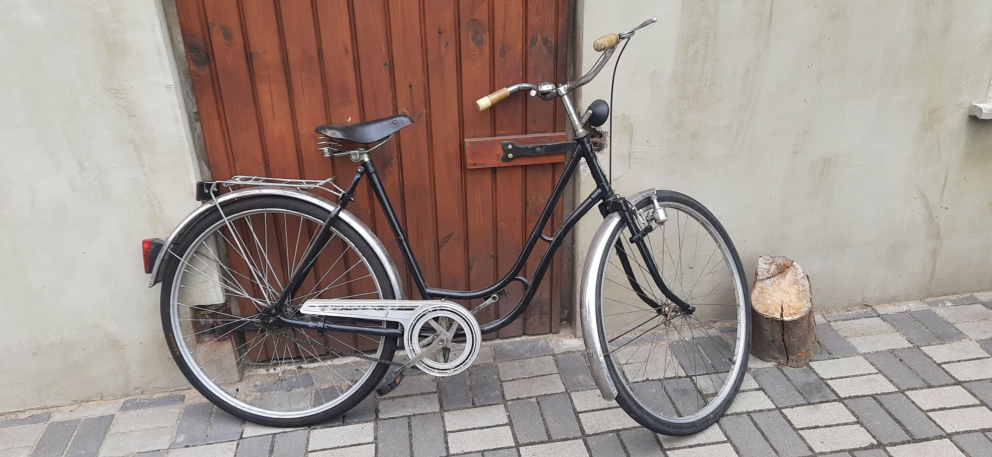 Stary rower Standard odnowiony koła 28